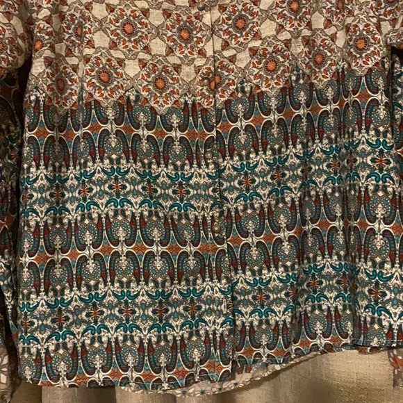 Forever 21 Blouse - Picture 3 of 6